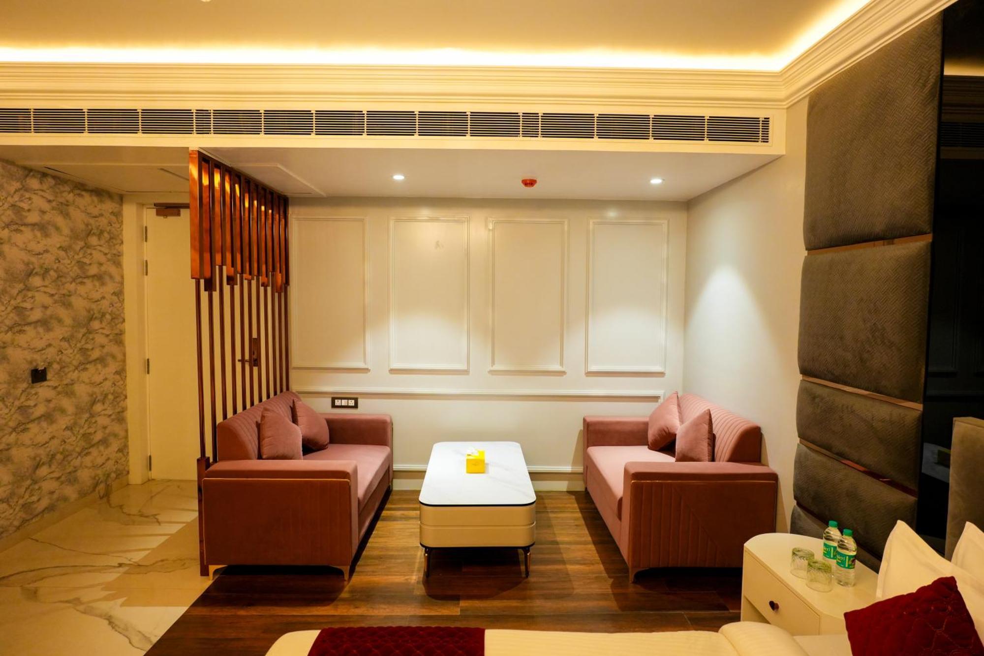Hotel Adsan Heights Gajraula Bagian luar foto